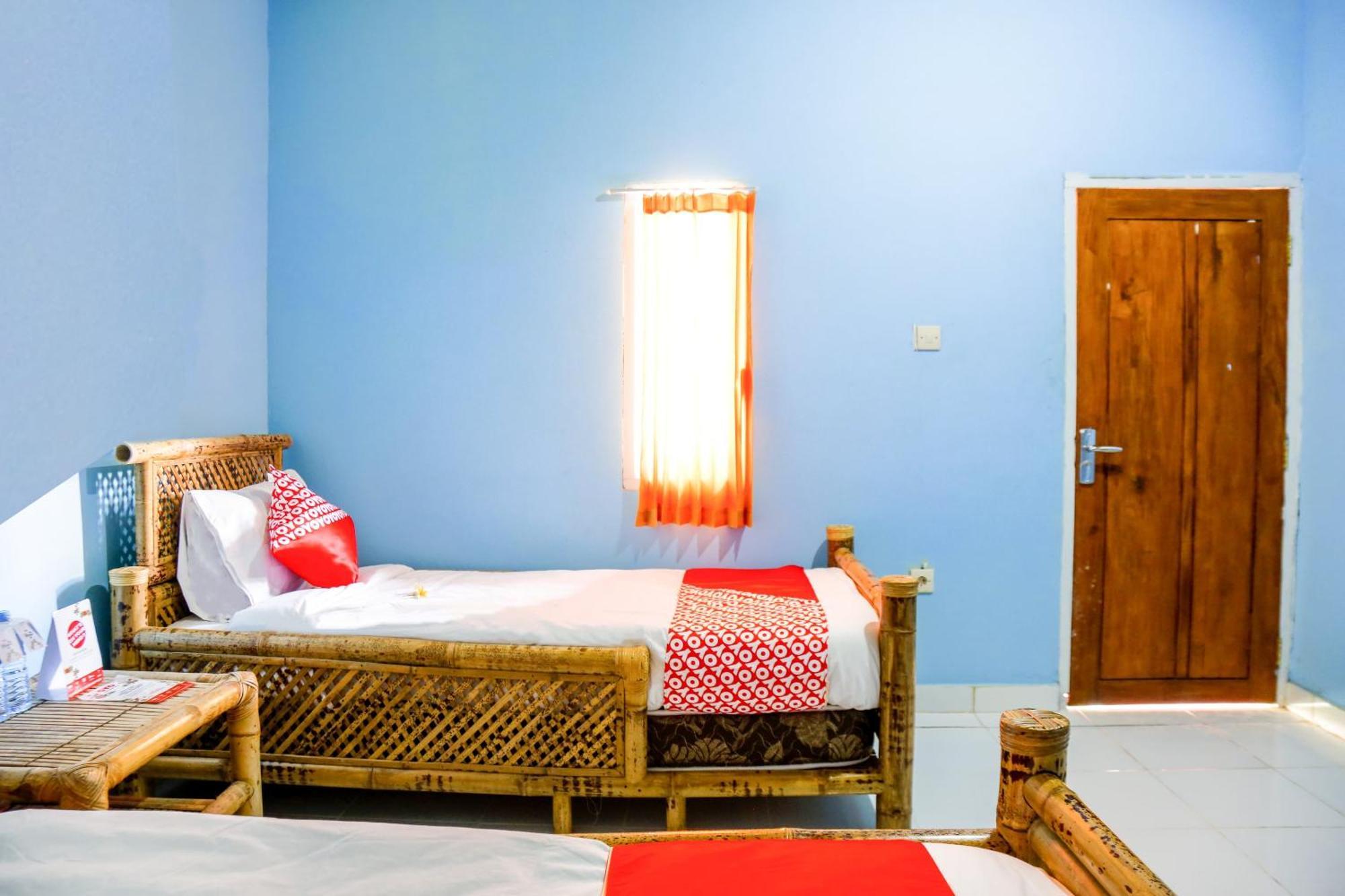 Oyo 1662 Zury Homestay Kuta  Bagian luar foto