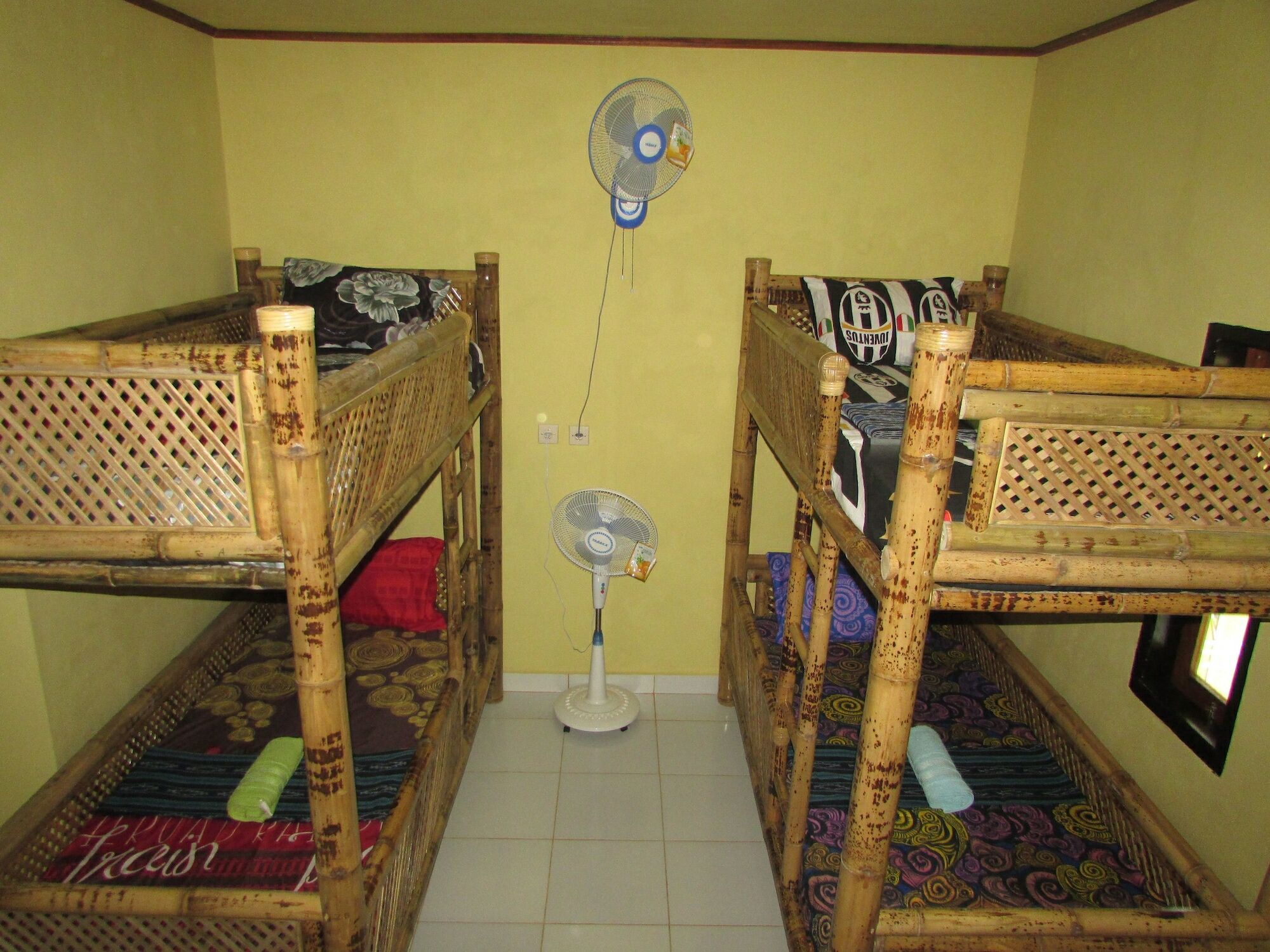 Oyo 1662 Zury Homestay Kuta  Bagian luar foto